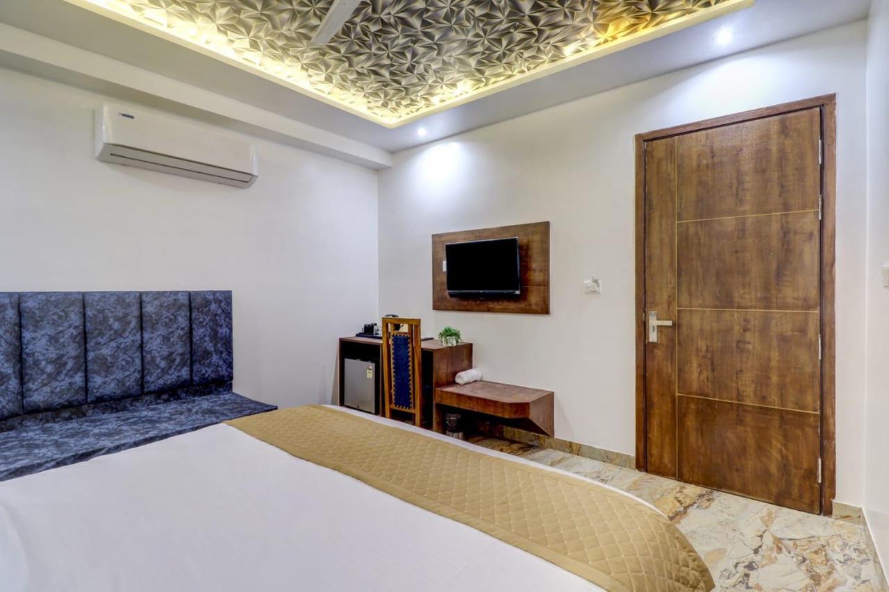 Vaccinated Staff - OYO 3209 Hotel Anand Villa Agra  Esterno foto