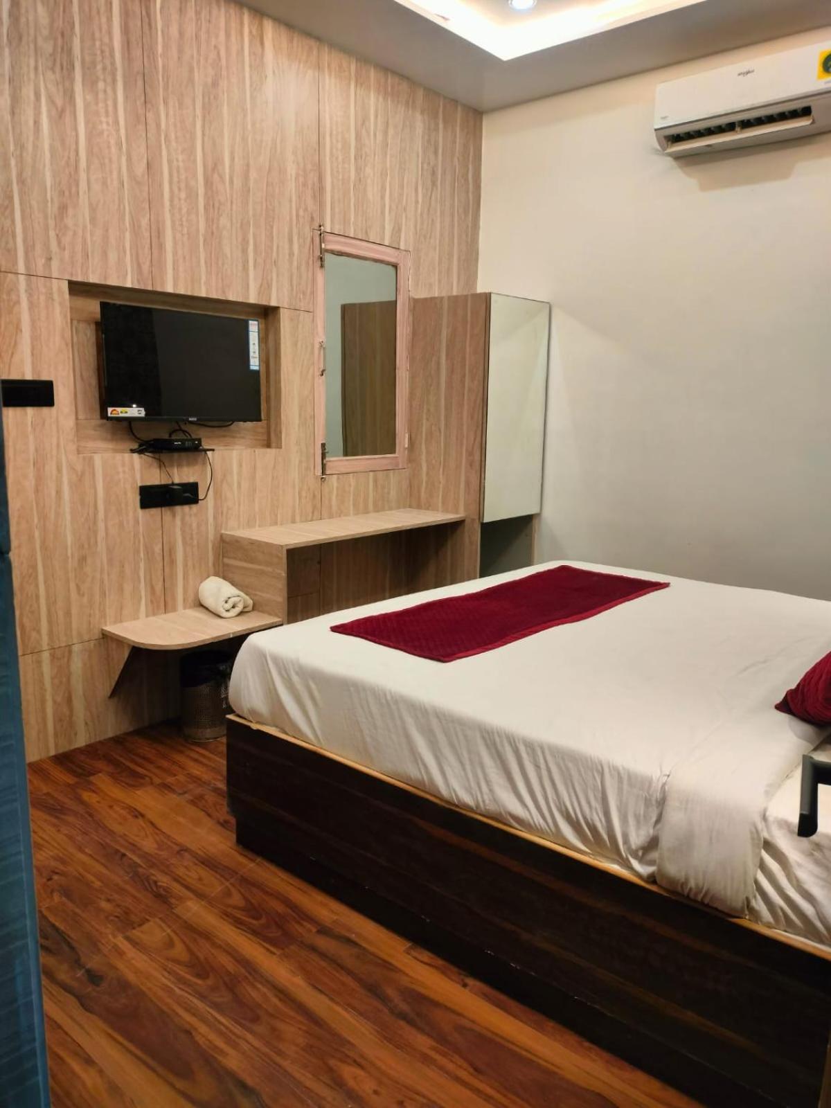 Vaccinated Staff - OYO 3209 Hotel Anand Villa Agra  Esterno foto