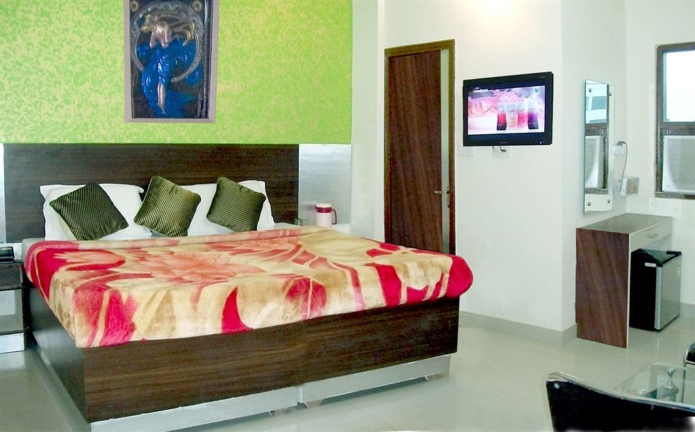 Vaccinated Staff - OYO 3209 Hotel Anand Villa Agra  Esterno foto